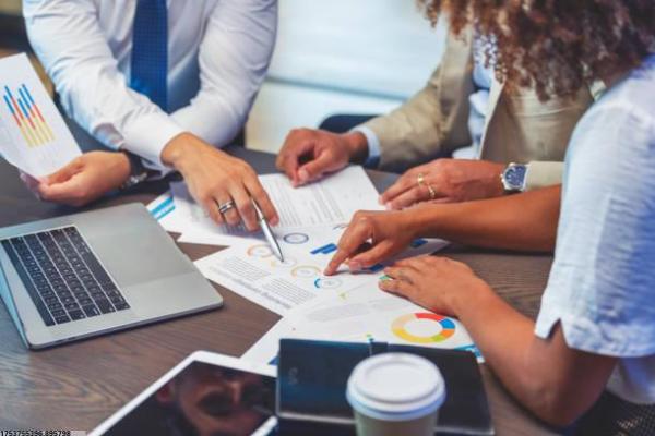 暑假期间体育培训班的课程安排方案